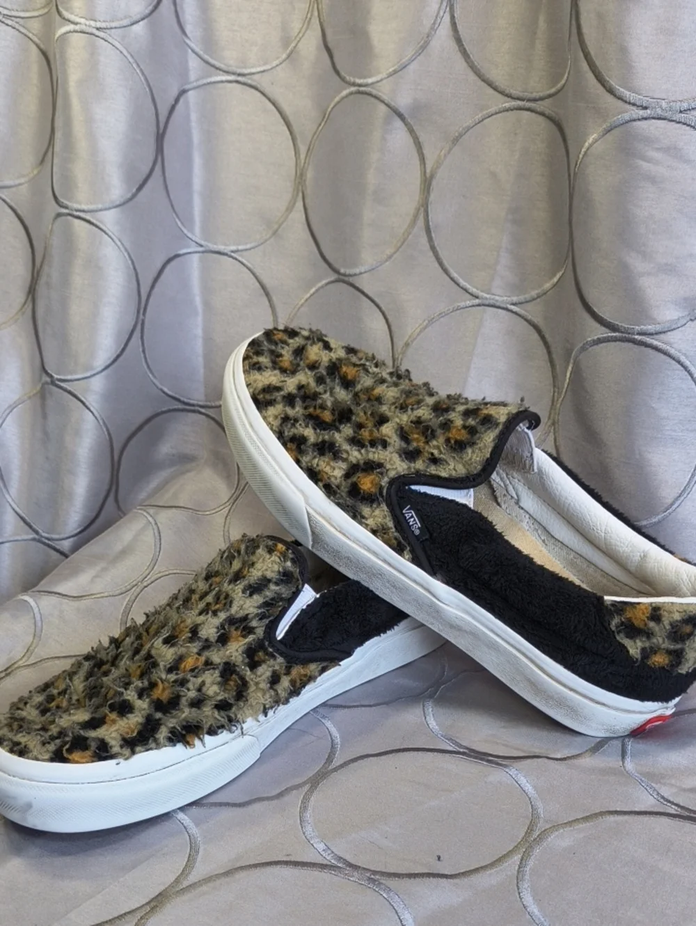 Vans Womens Slip-On Leopard Faux Fur Sneakers - Black/Tan/White AB